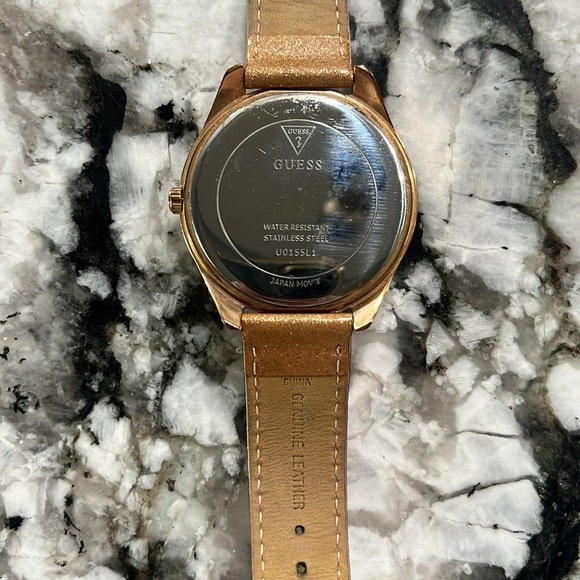 Guess watch - Picture 3 of 3